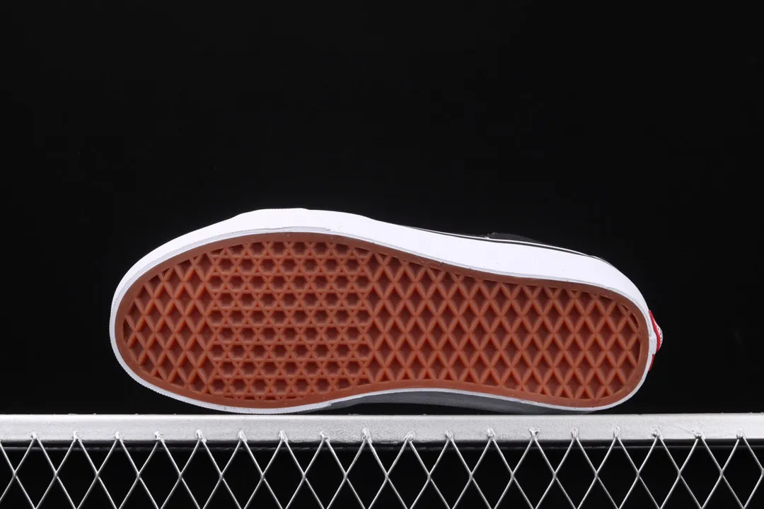 All categories Vans Vans series Vans Hi Vans high-top plus velvet Vans Sk8 Hi Vans classic winter plus velvet high-top casual sneakers VN000D5IB8C